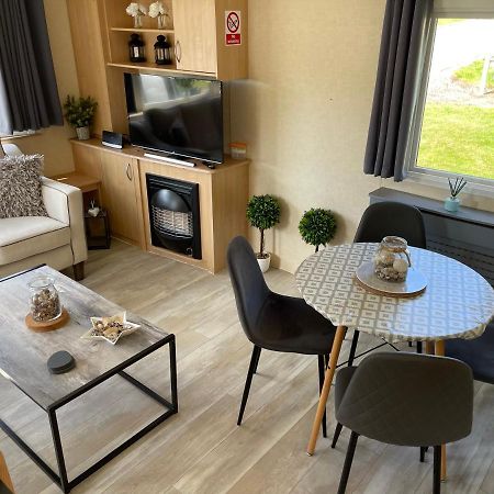 Percy Wood Lodge With Hot Tub Near Alnwick Swarland Esterno foto